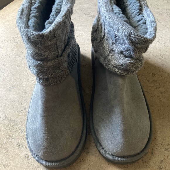 Shoes - Cozy Gray Knit Cuff Women's Boot